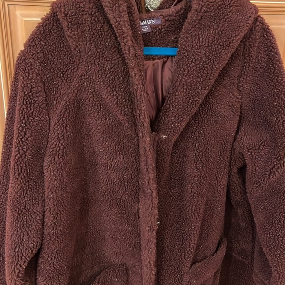 Women’s zip up and snap sherpa coat/ jacket.  Color is a rich berry color. - Picture 6 of 6